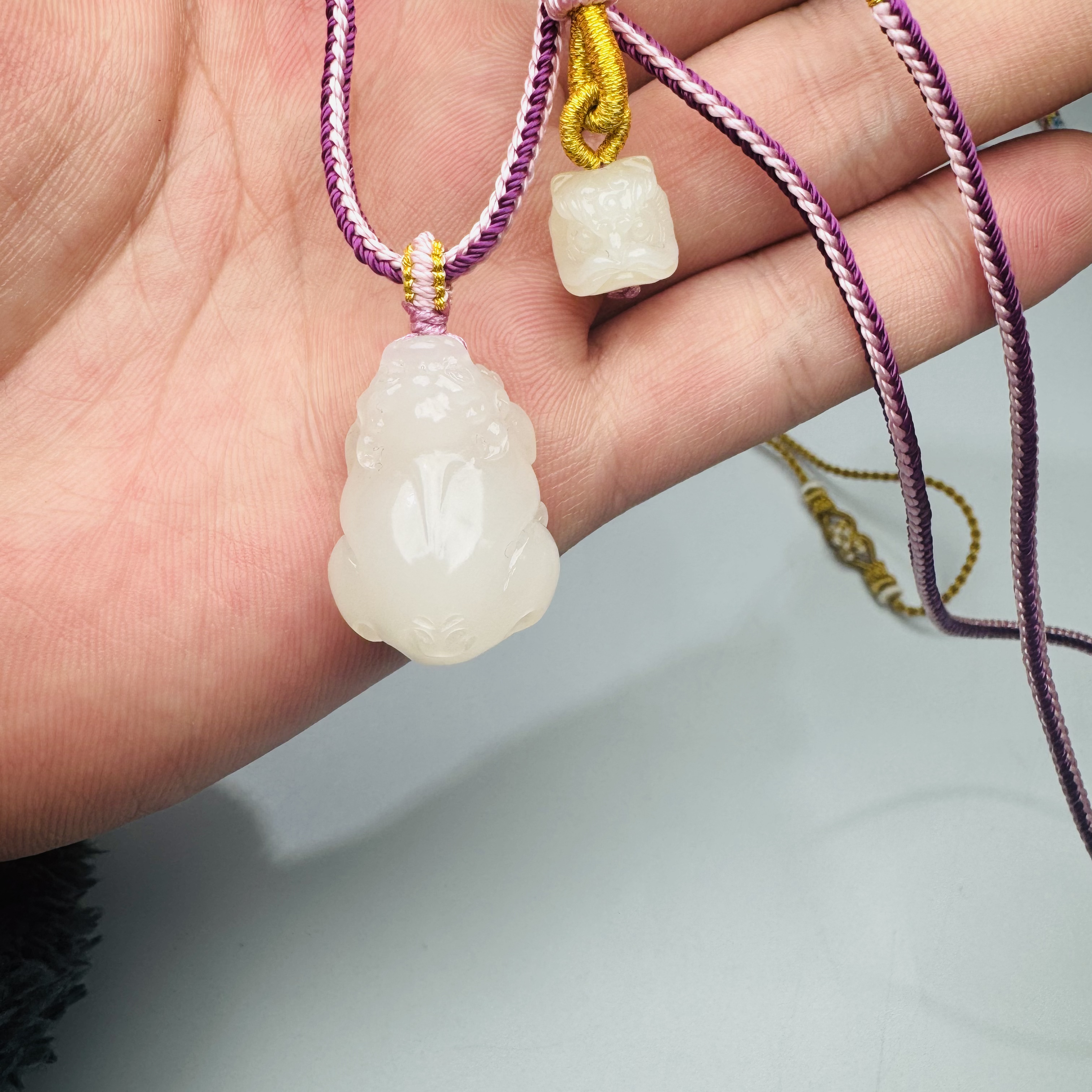 天然和田玉貔貅吊坠/2687