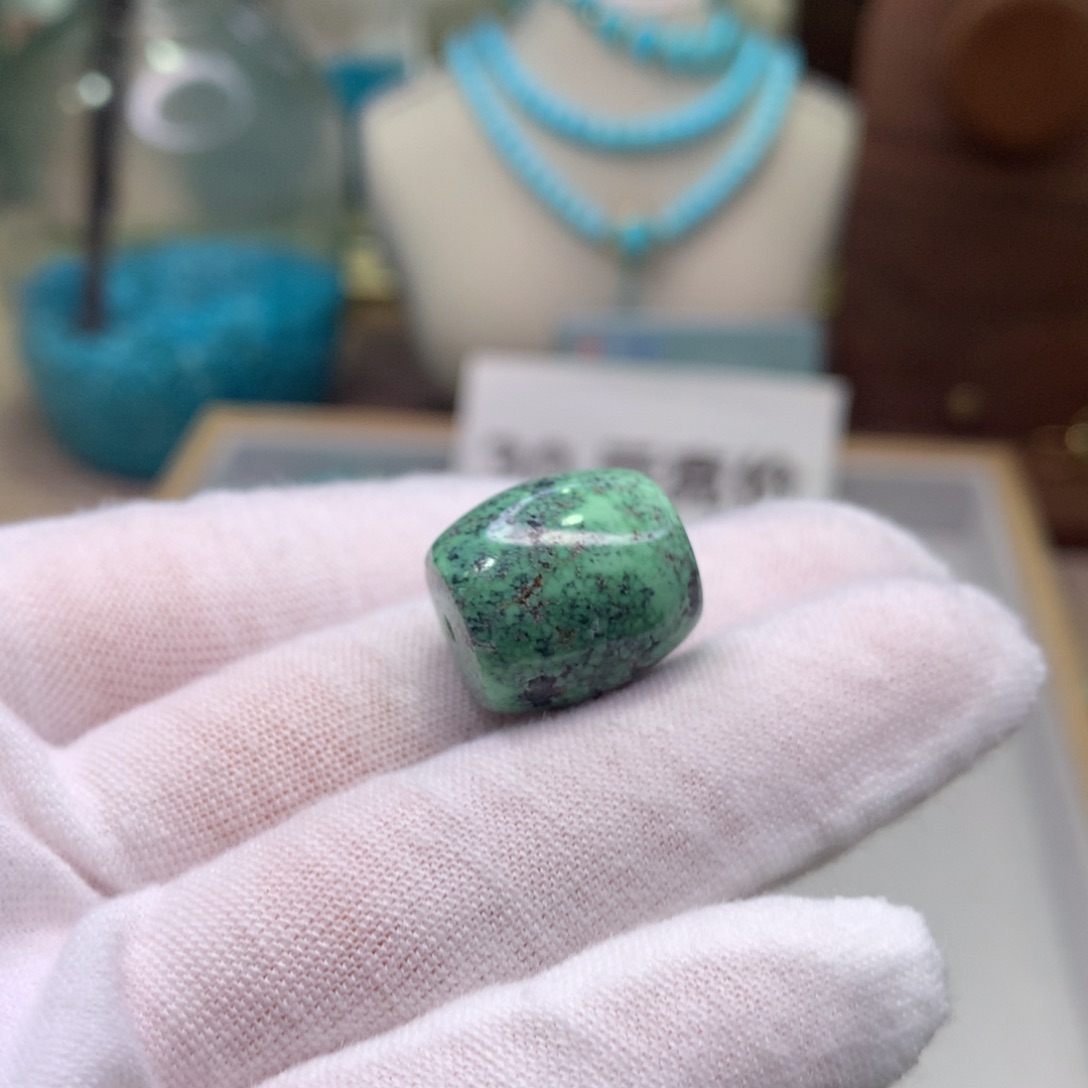 绿松石配饰未镶嵌