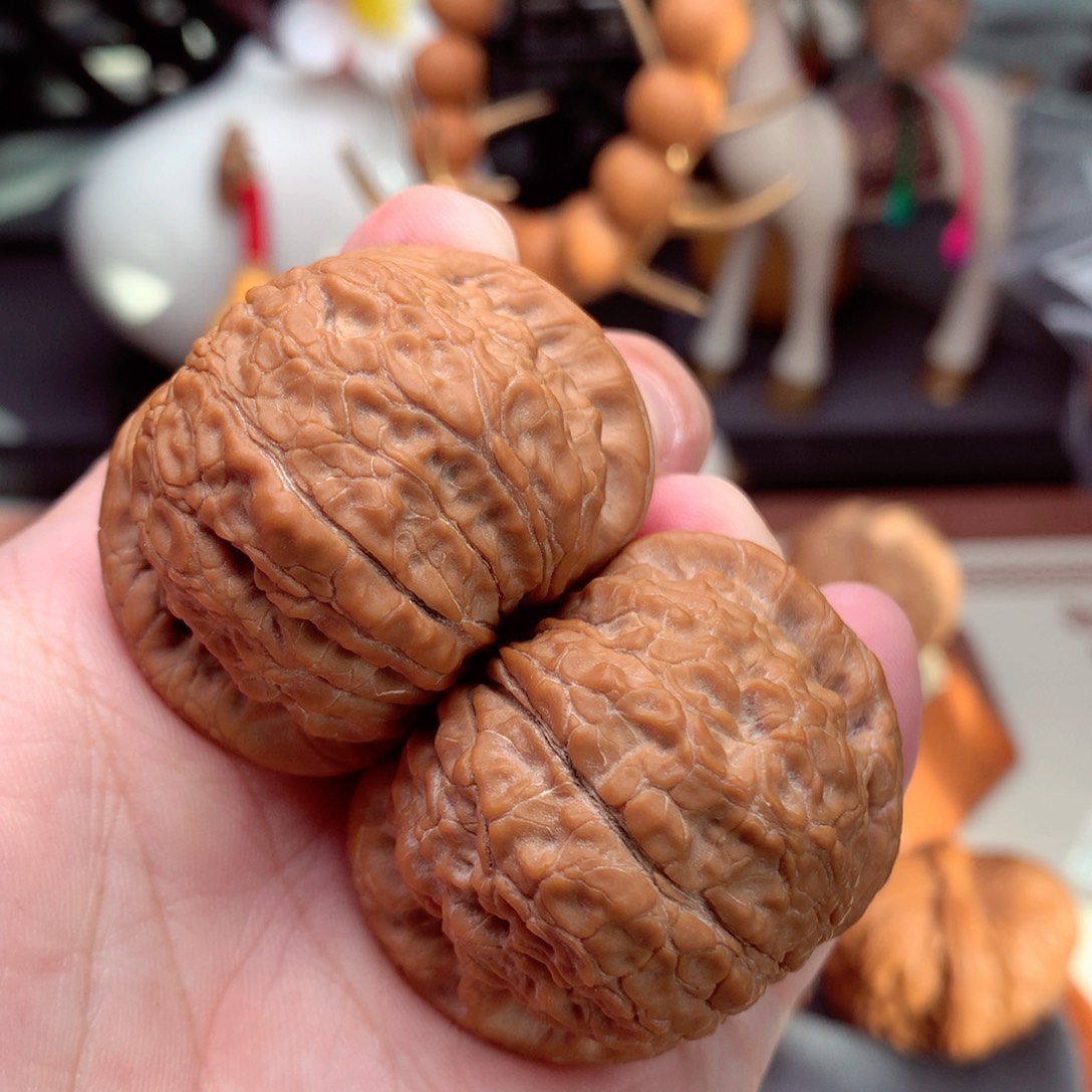 文玩核桃把件天****粉血麒麟全品巨肚  1号