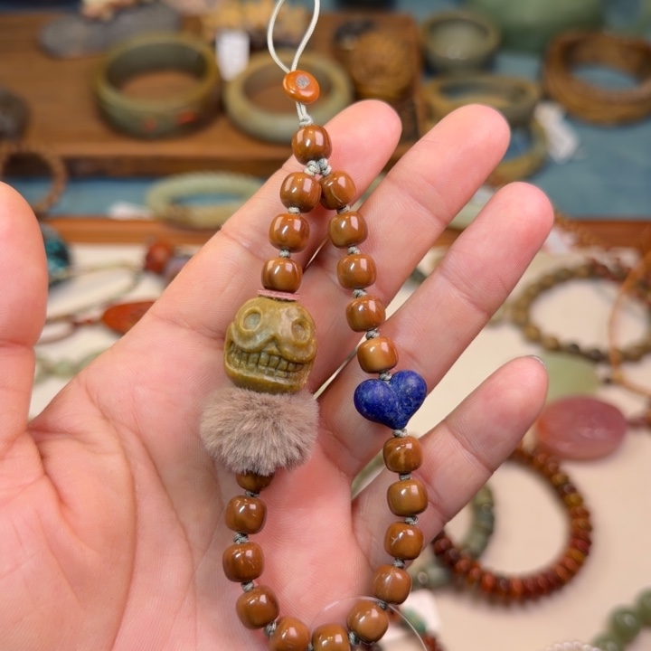 ****笑岫岩河磨玉（透闪石质玉）未镶嵌手链