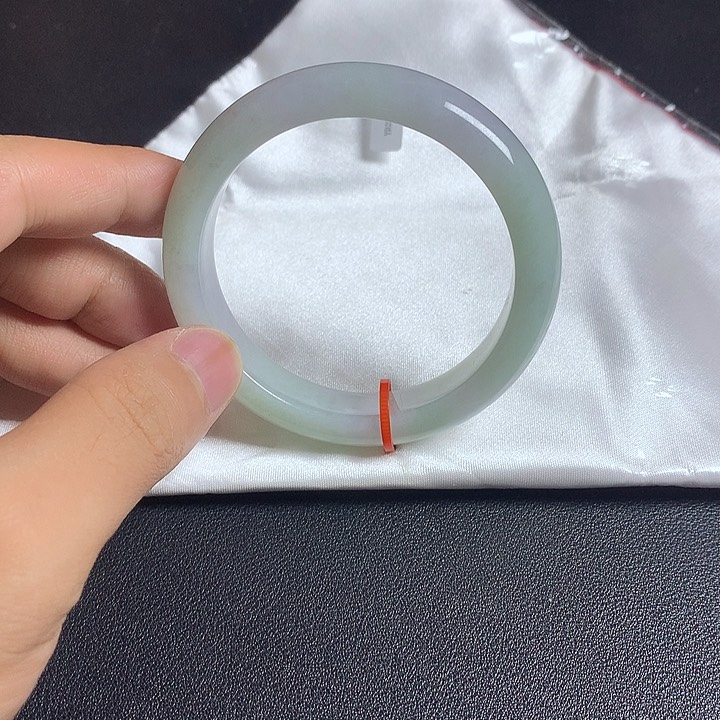 翡翠手镯未镶嵌翡翠56