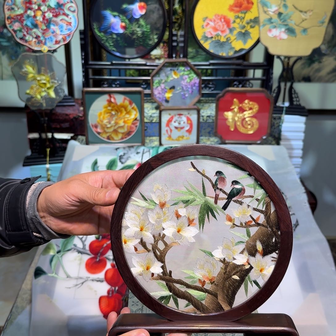 刺绣刺绣工艺精湛