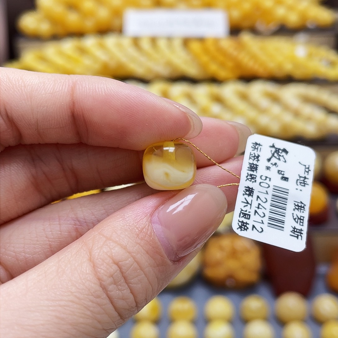 琥珀裸石未镶嵌蜜蜡老型11*9.8mm微瑕