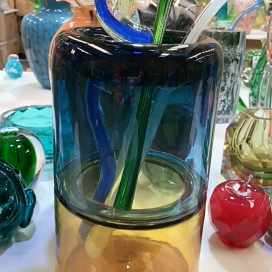 琉璃花瓶高28厘米口径9厘米