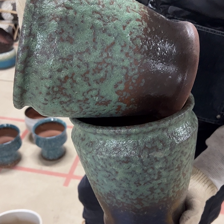 高度23厘米口20厘米