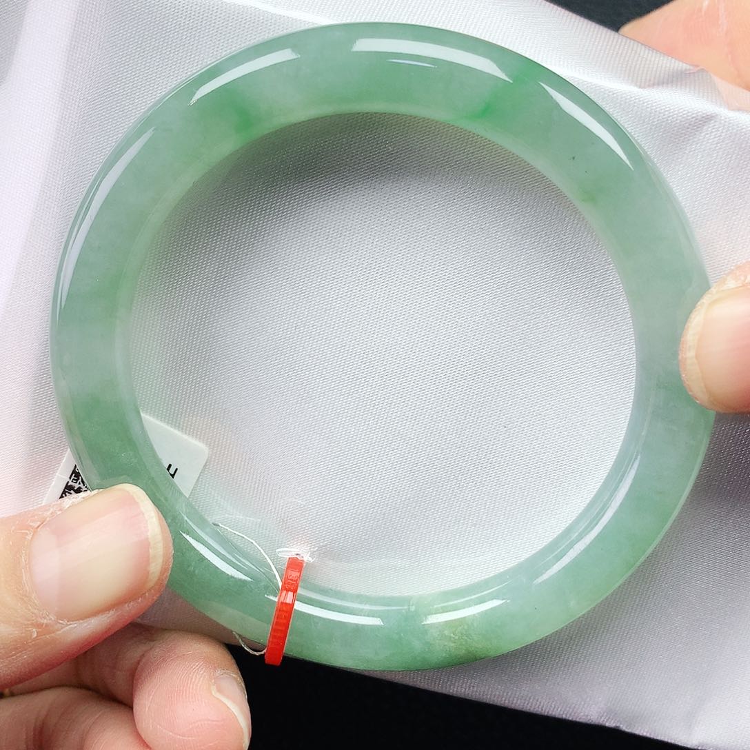 翡翠手镯未镶嵌55+圈