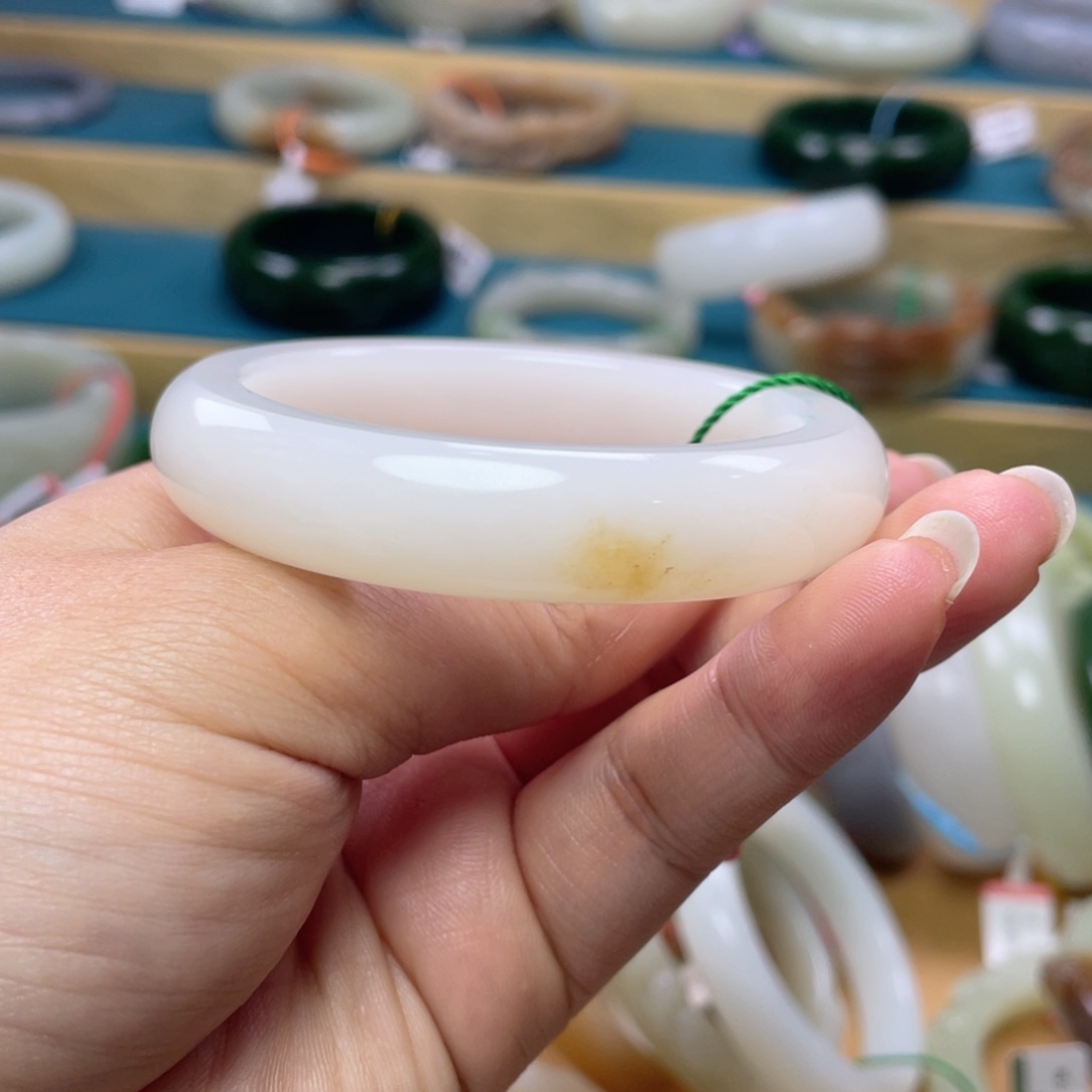 未镶嵌手镯和田玉53