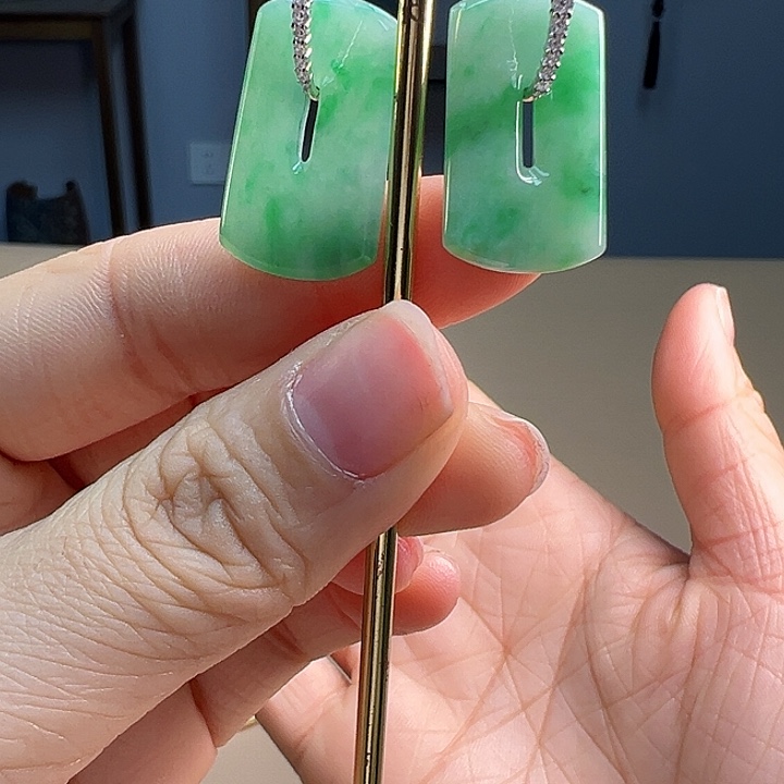 翡翠耳饰18K金镶嵌耳饰