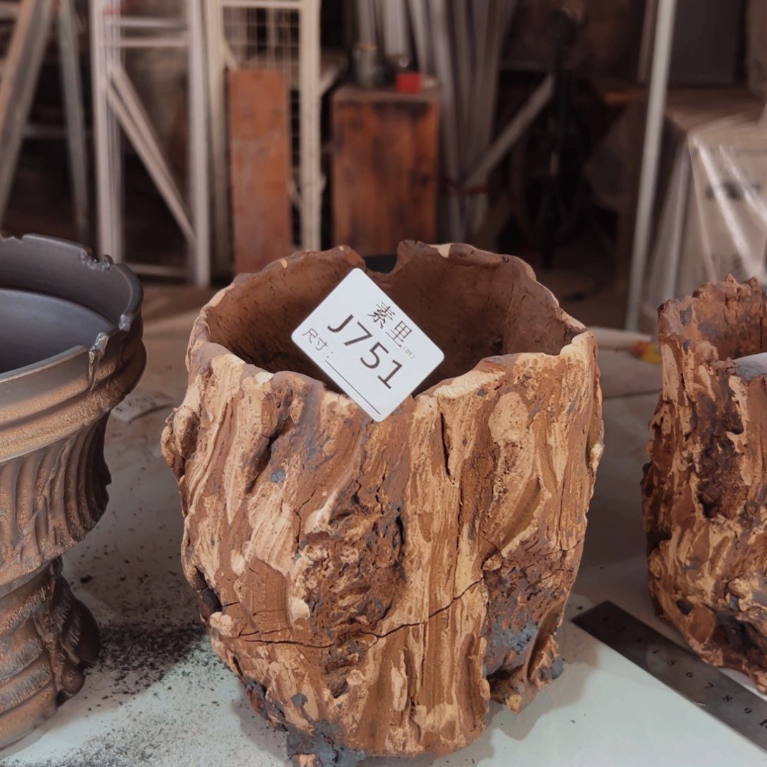 景德镇素里手工内口13高18.5瑕疵