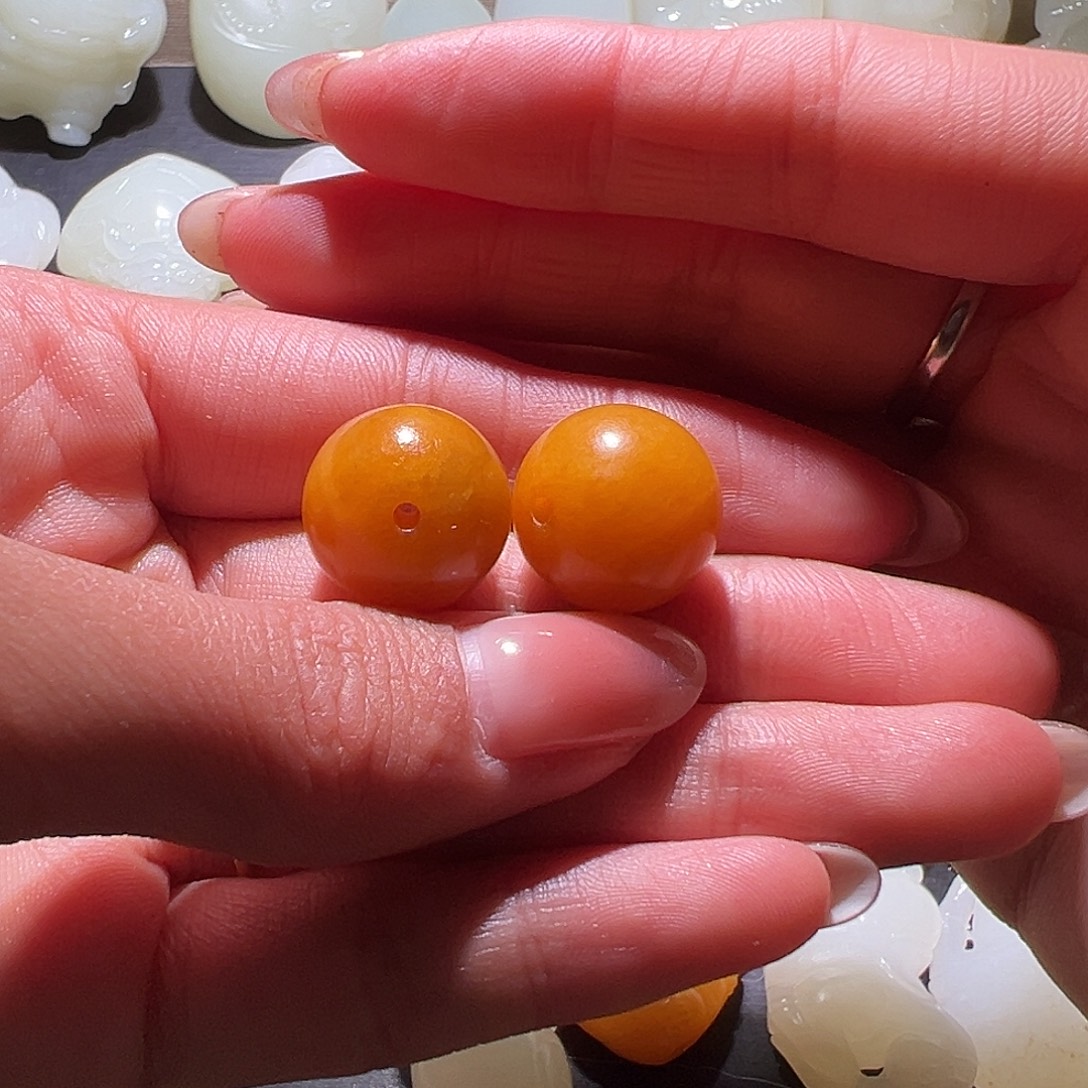 青***木和田玉未镶嵌颈饰