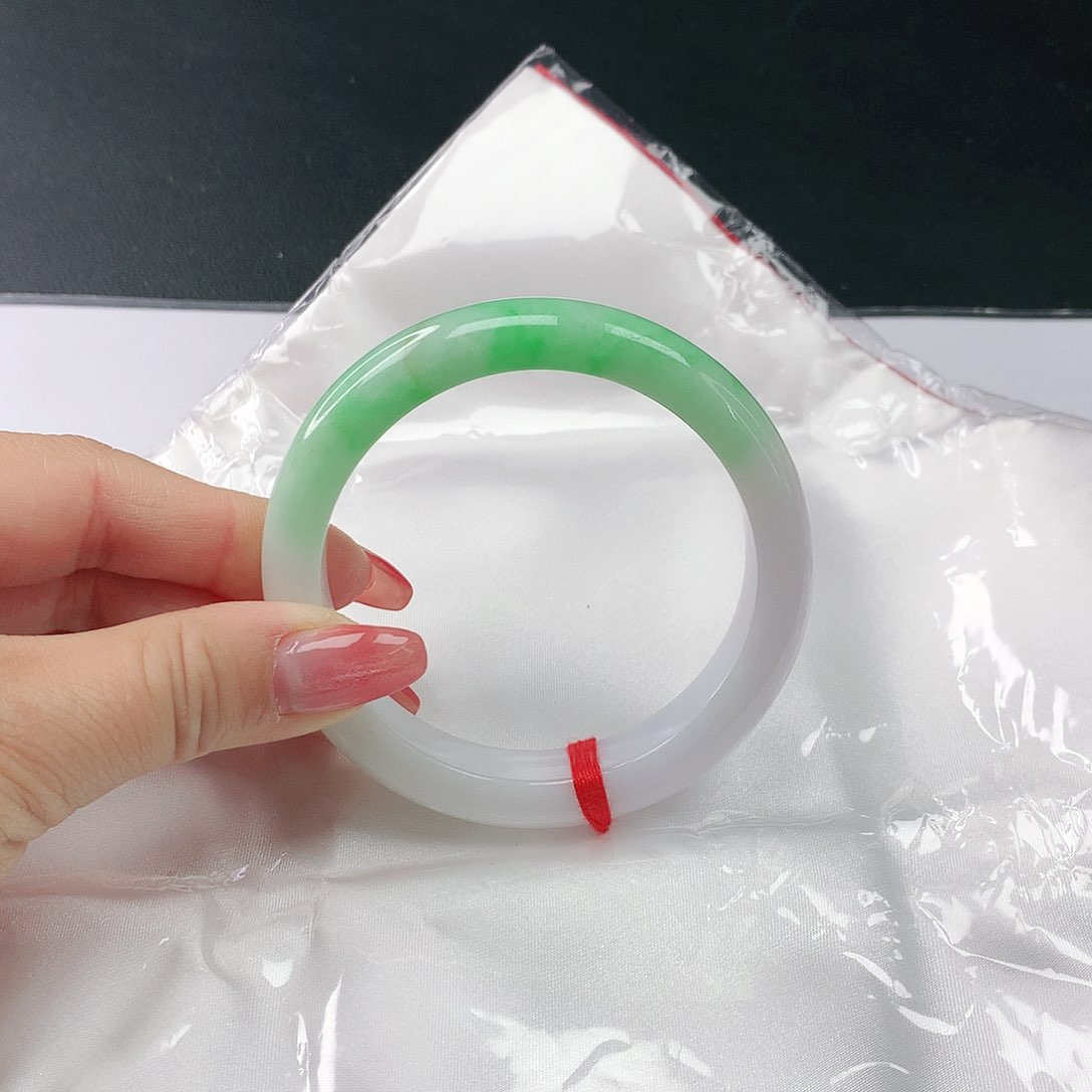 翡翠手镯未镶嵌翡翠001