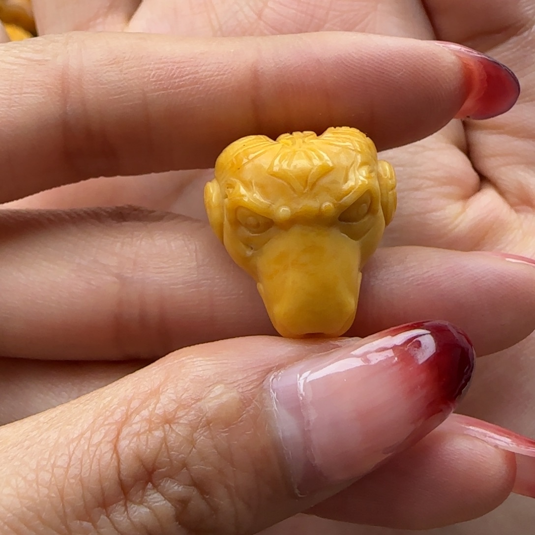 石英质玉颈饰未镶嵌