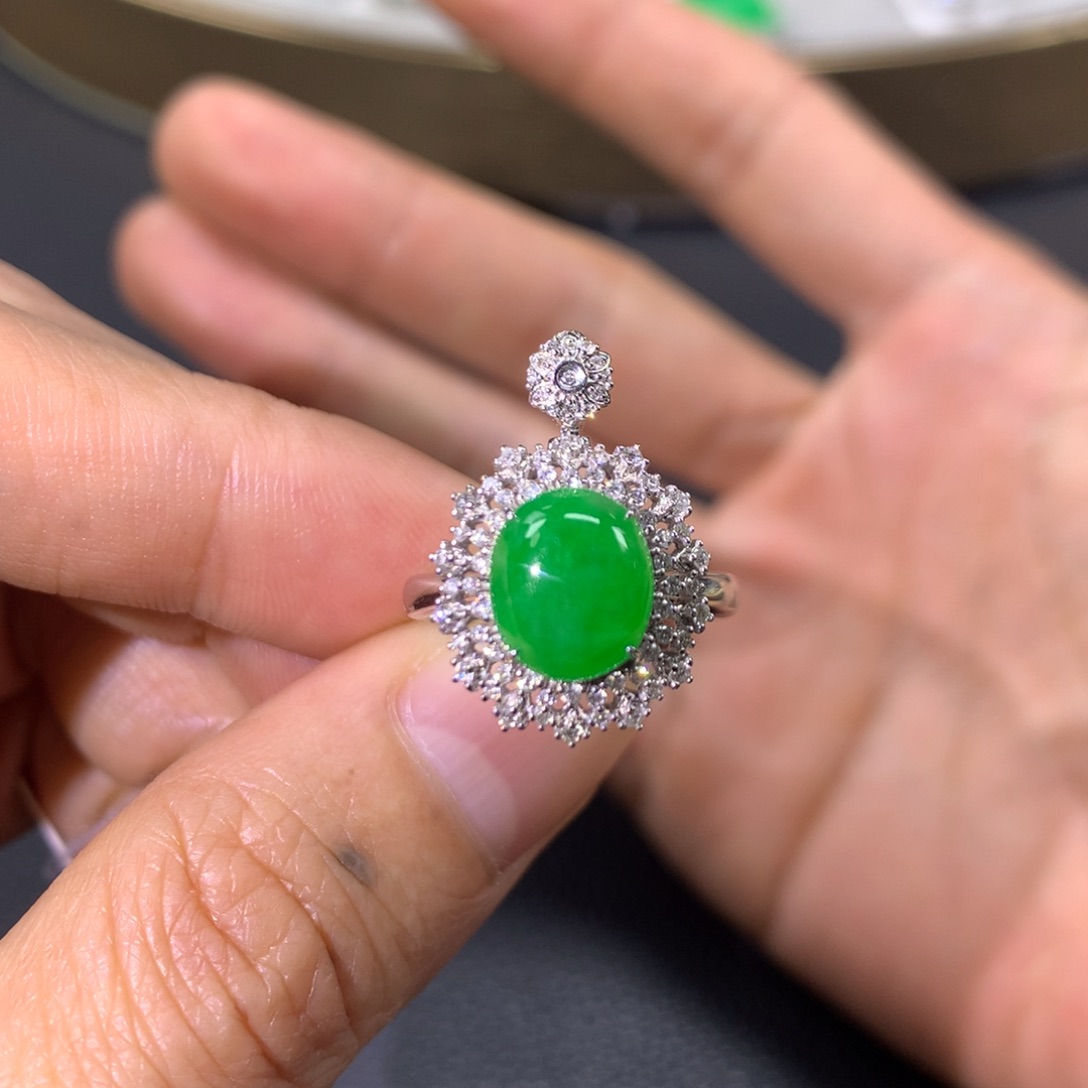 翡翠戒指18K金镶嵌翡翠