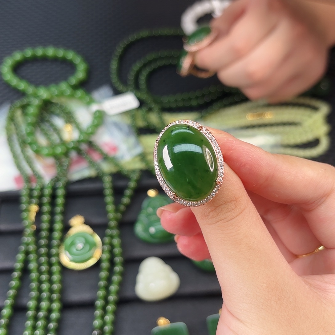 和田玉未镶嵌颈饰碧玉鸽子蛋戒指卡25 18