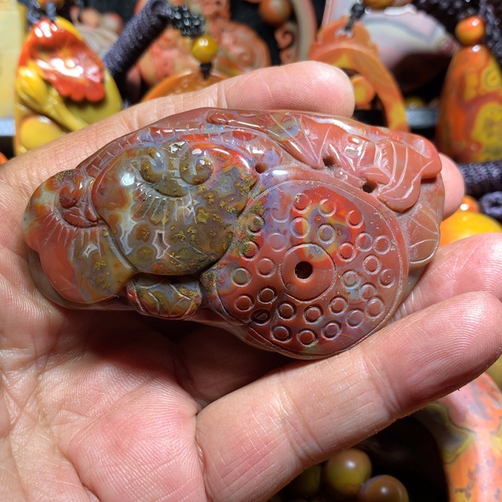 玛瑙/玉髓颈饰未镶嵌梦**花