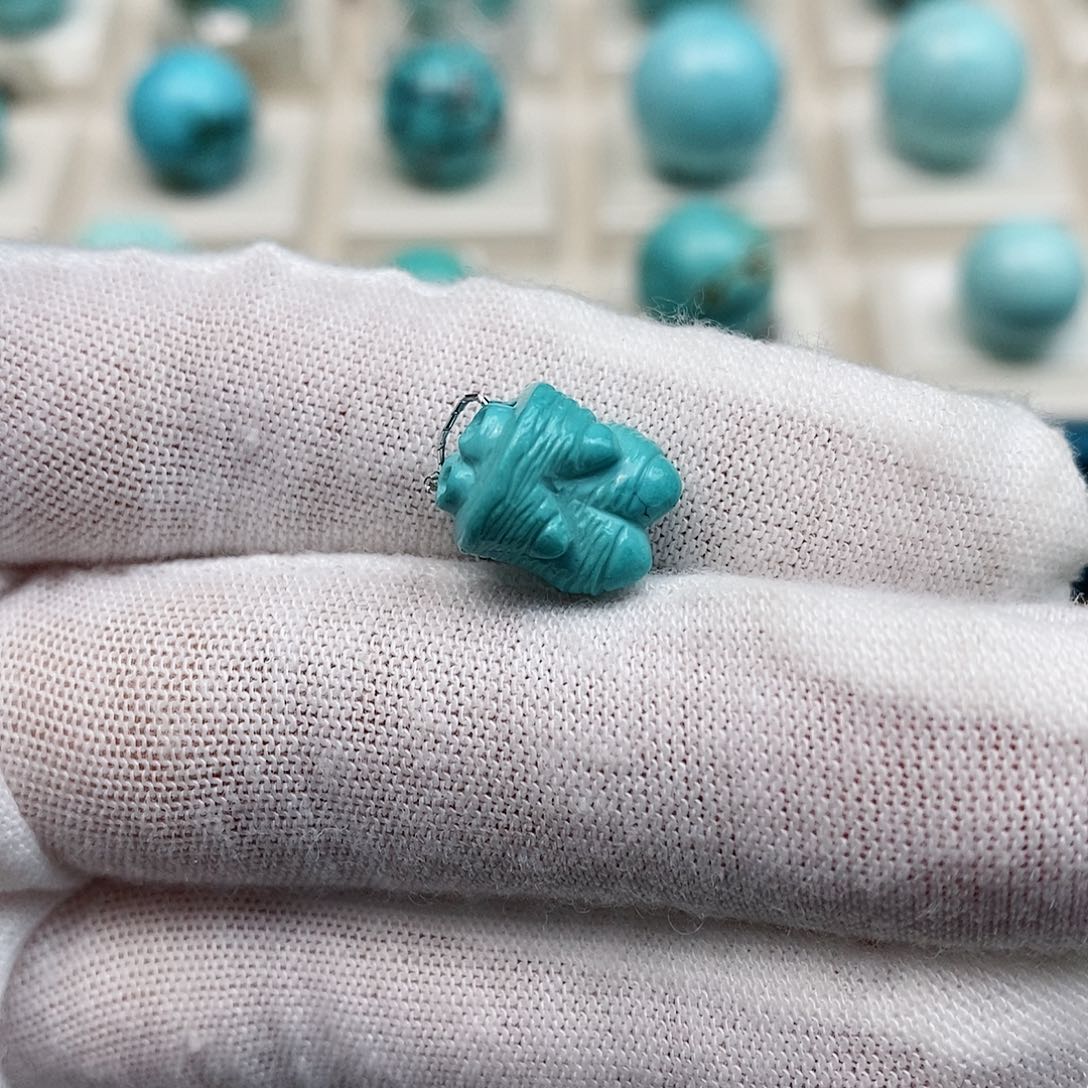 绿松石配饰未镶嵌