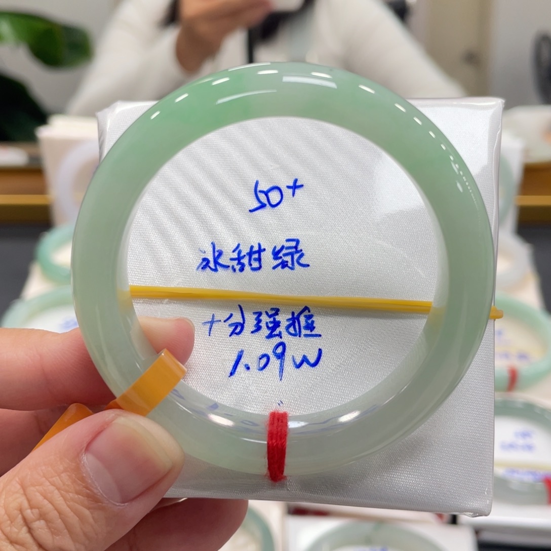 翡翠未镶嵌手镯翡翠