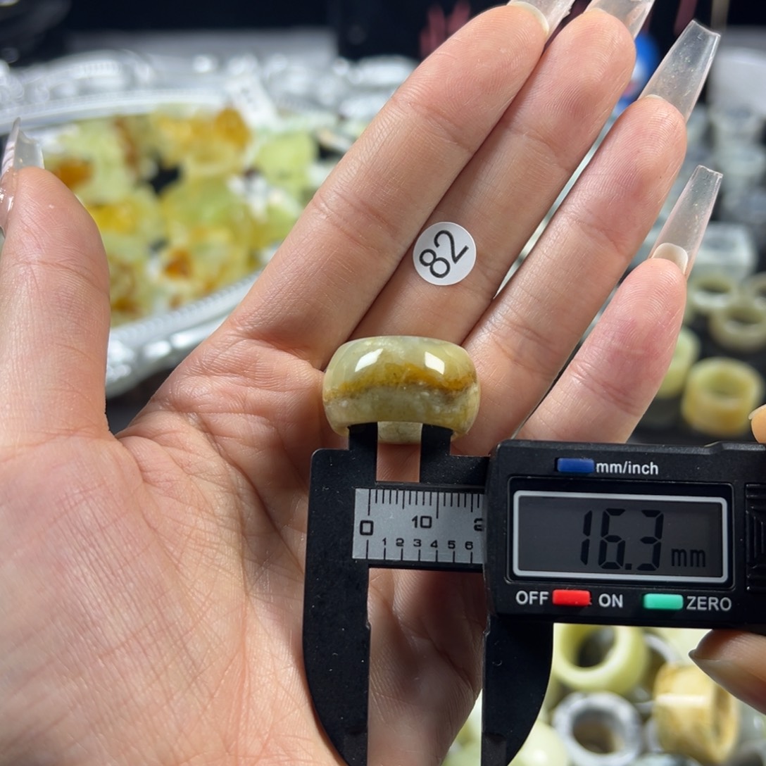 蛇纹石玉未镶嵌戒指