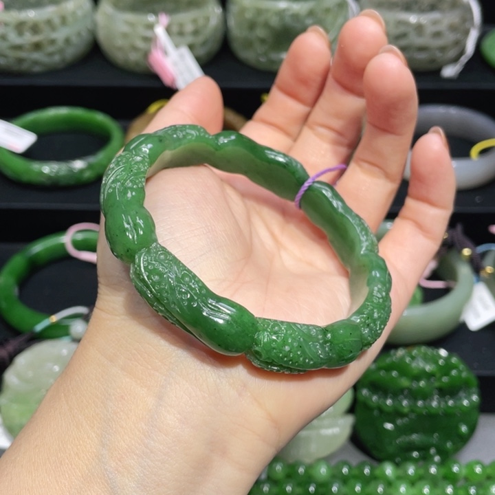 和田玉手镯60圈口 编号27未镶嵌