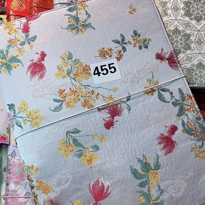 刺绣a4活页不加内页。    455