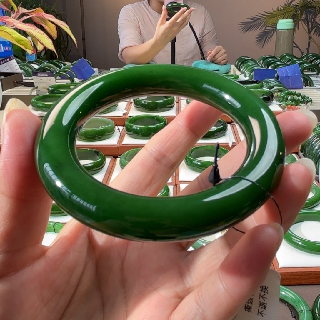 和田玉（碧玉）手镯未镶嵌