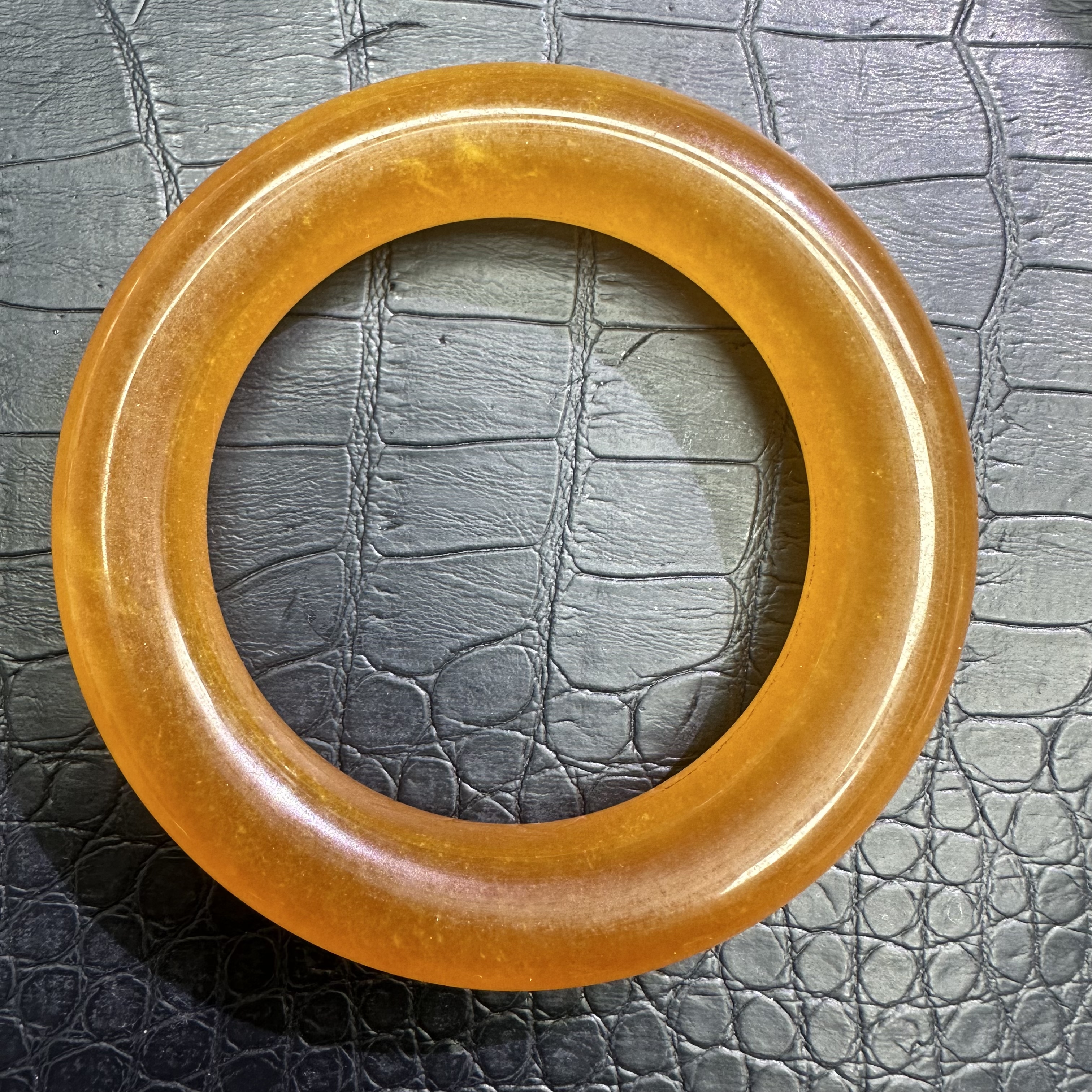 冰黄圆条手镯F112