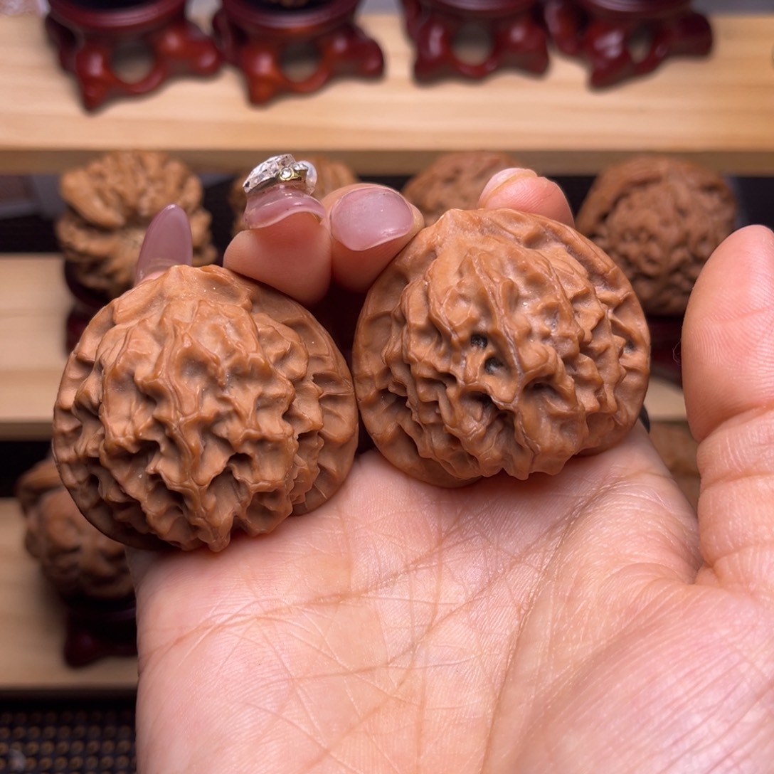 文玩核桃吊坠龙鳞