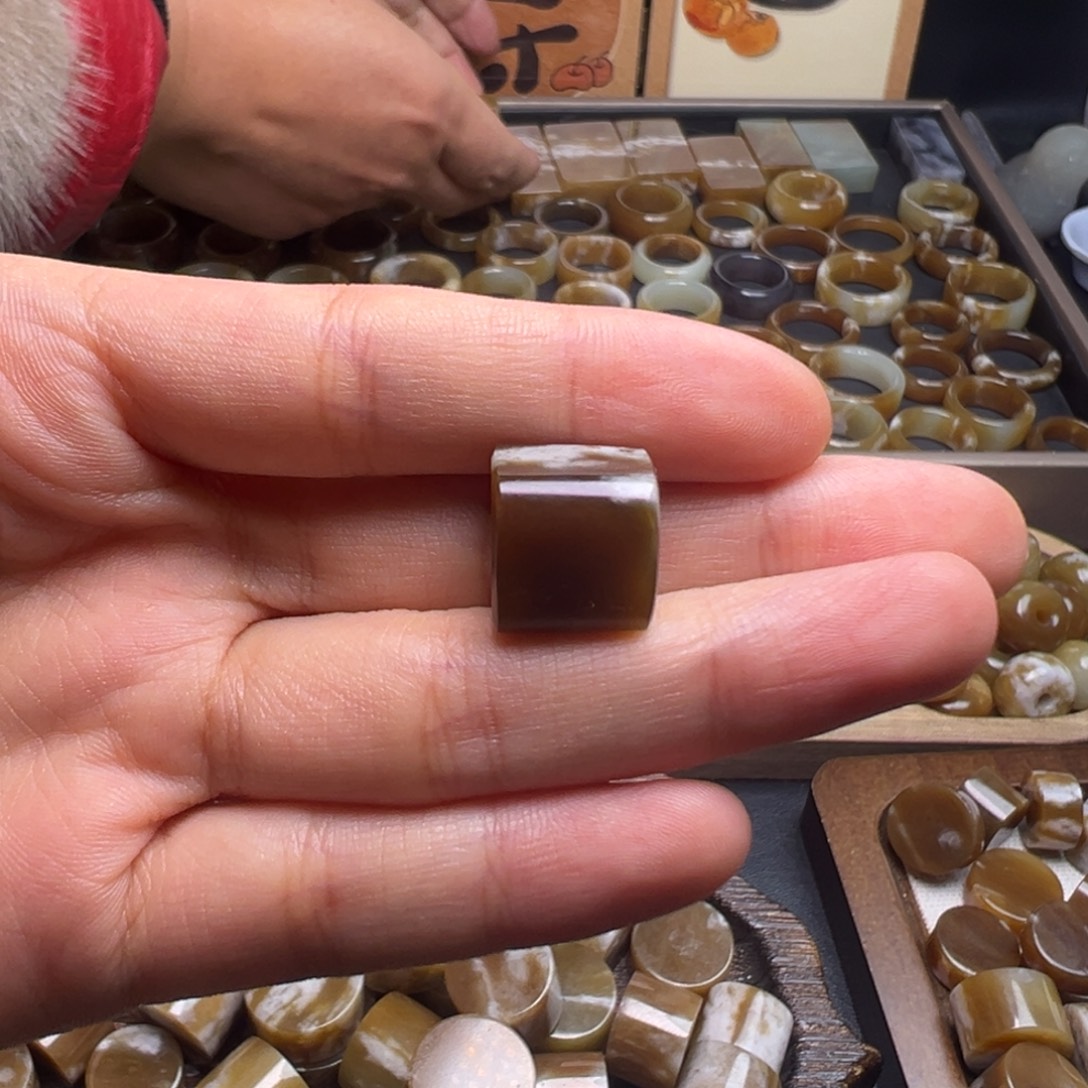 和田玉（糖玉）未镶嵌珠宝奇石02-开播福利巧克力糖墩墩