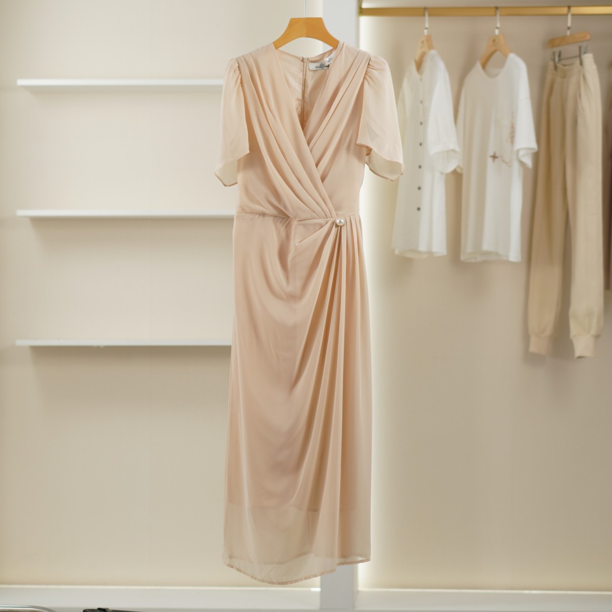 麦迪尚品【深圳原创】4042294 夏季简约气质短袖连衣裙品牌撤柜