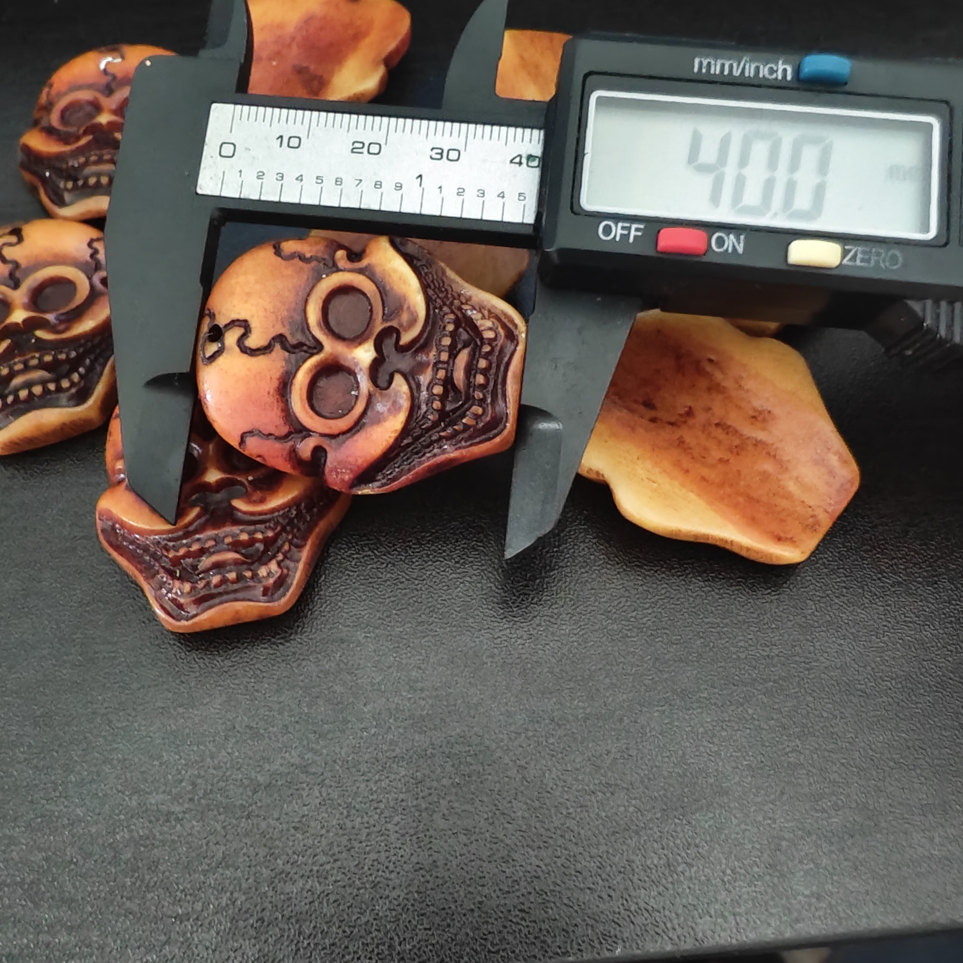 天然驼吊坠回流骨雕刻尸陀林骷髅头文玩手工DIY项链配饰