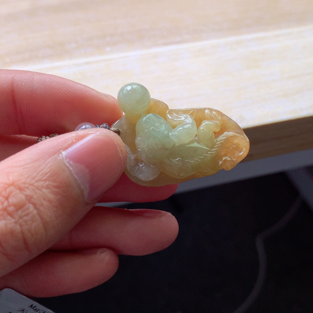 翡翠颈饰未镶嵌吊坠