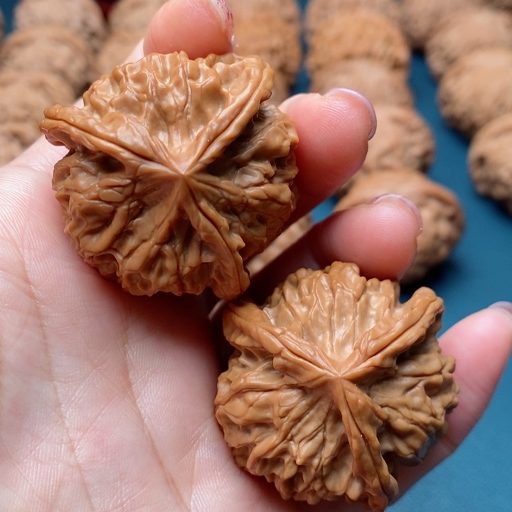 文玩核桃把件三棱