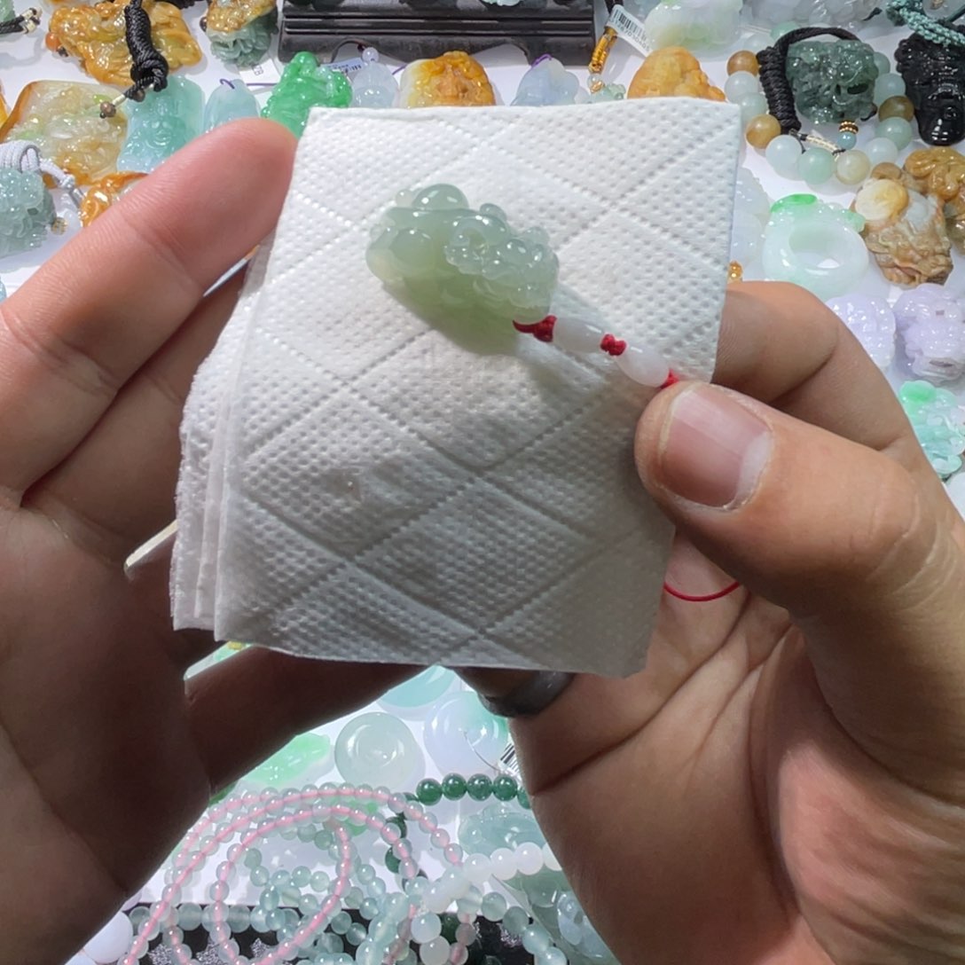 翡翠颈饰未镶嵌天然