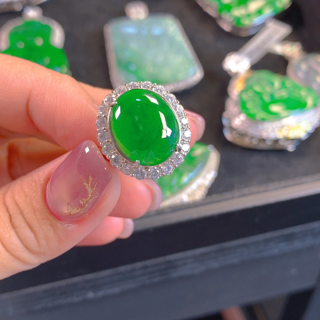 翡翠颈饰银S925镶嵌翡翠