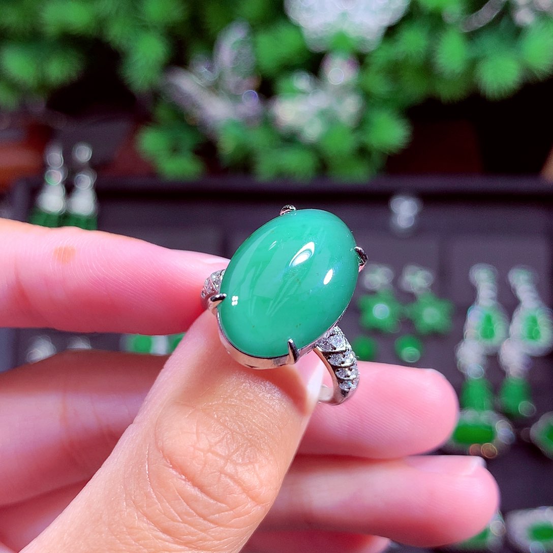 颈饰未镶嵌翡翠天然