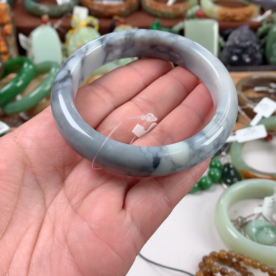 和田玉手镯未镶嵌61口径