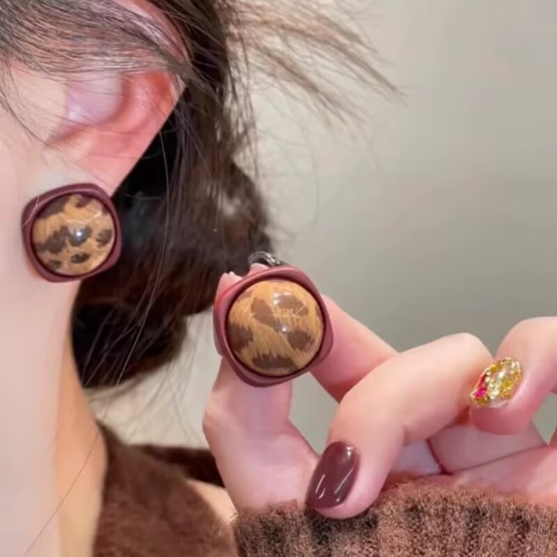铜合金耳饰 气质美拉德豹纹耳钉女时尚精致方形耳环法式小众独特