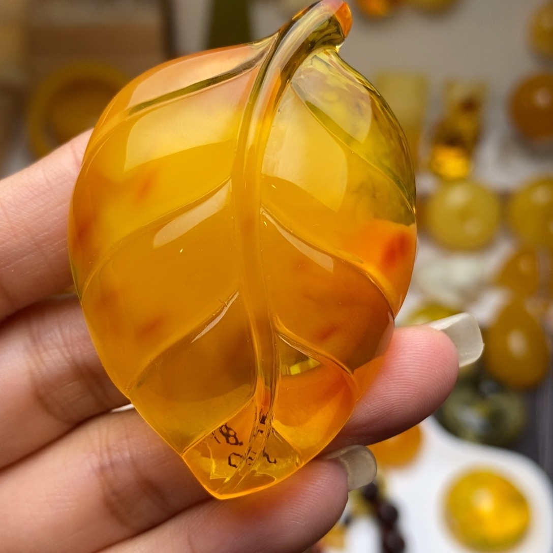 蜜蜡颈饰未镶嵌叶子