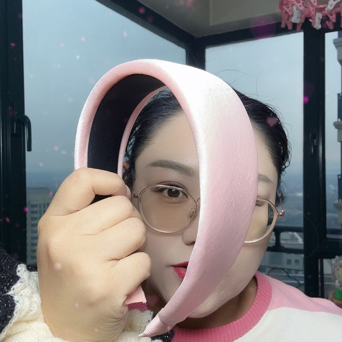 布艺非金属淡粉发箍