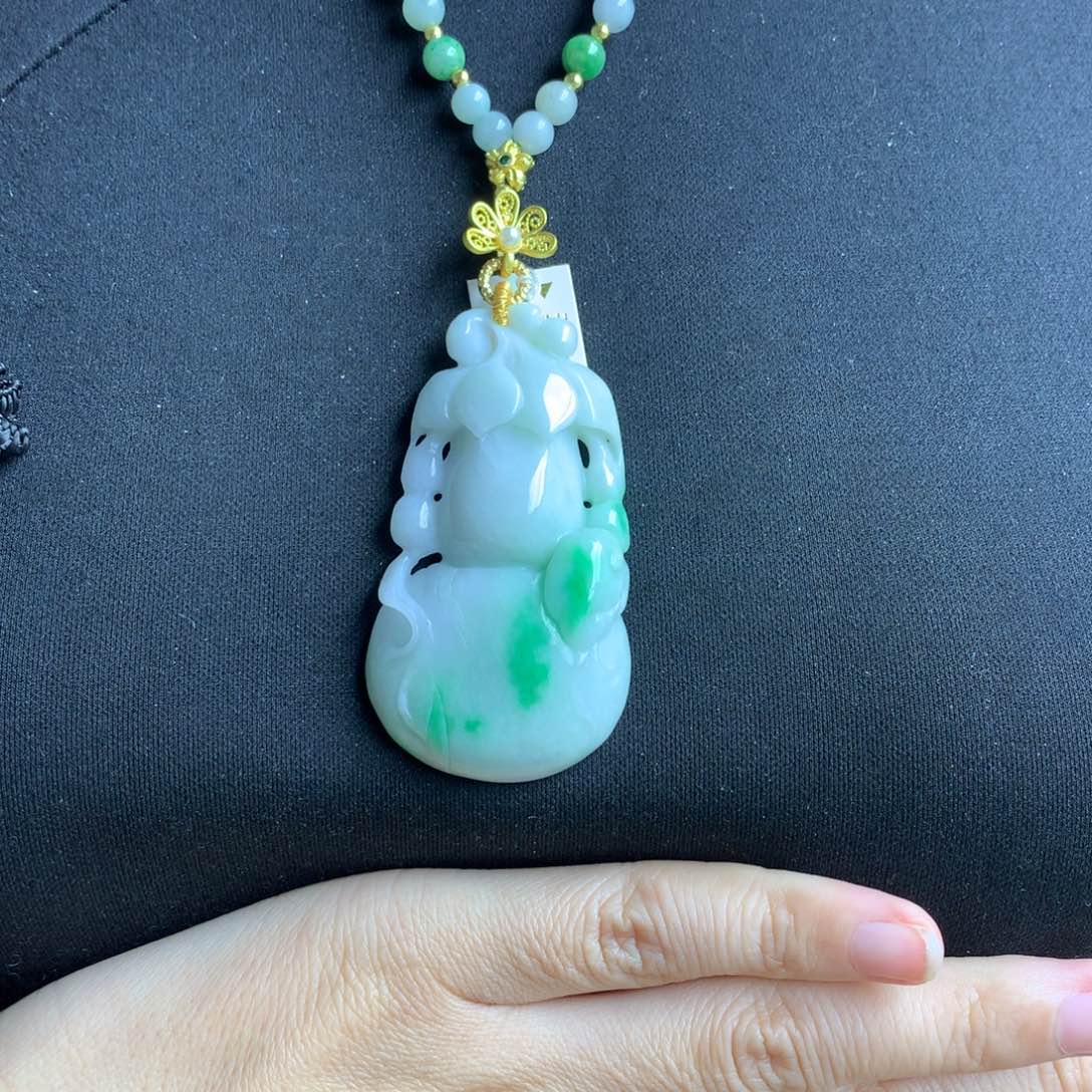 翡翠颈饰未镶嵌翡翠