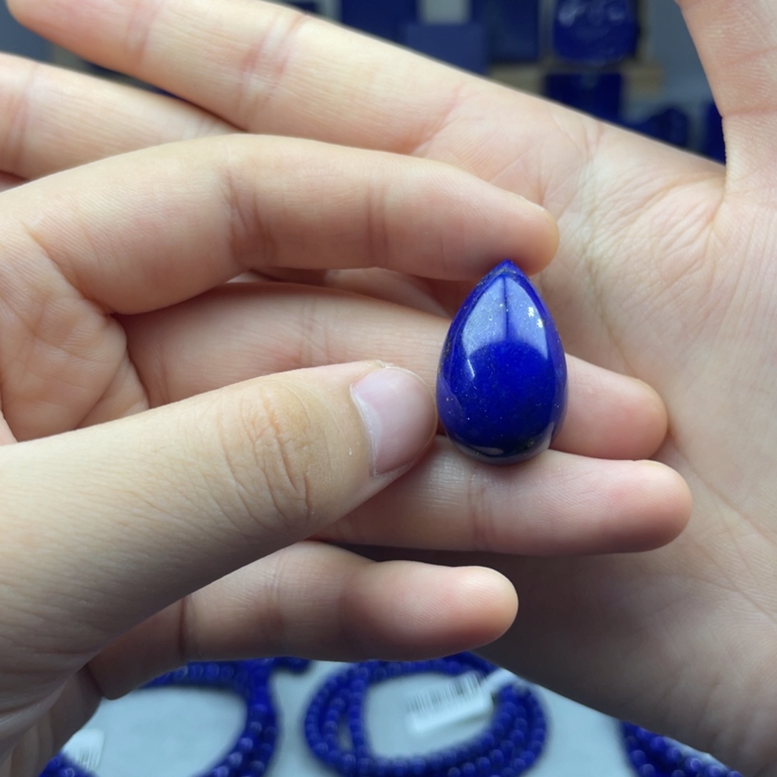 青金石未镶嵌水滴吊坠