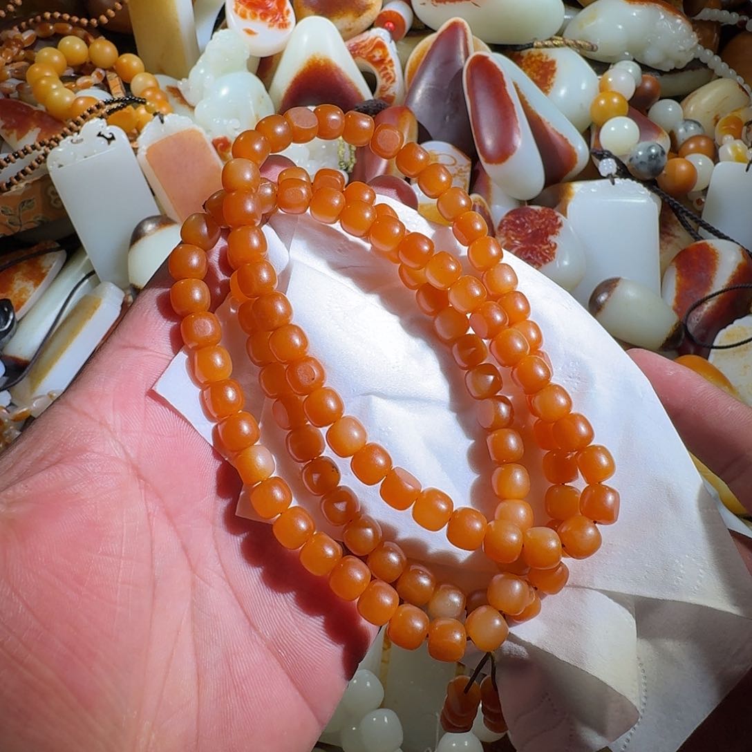 和田玉挂件未镶嵌现*。