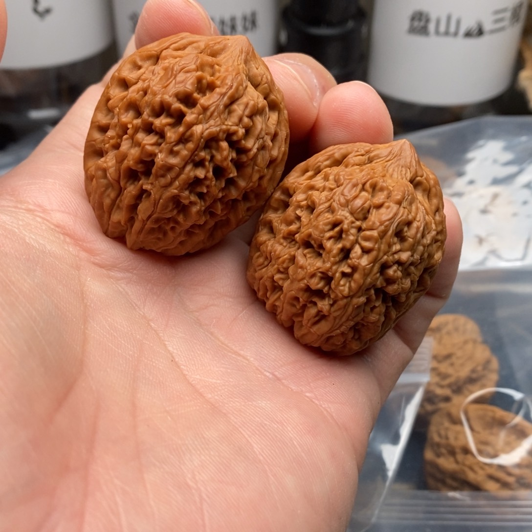 核桃把件_*间三四大蒜头