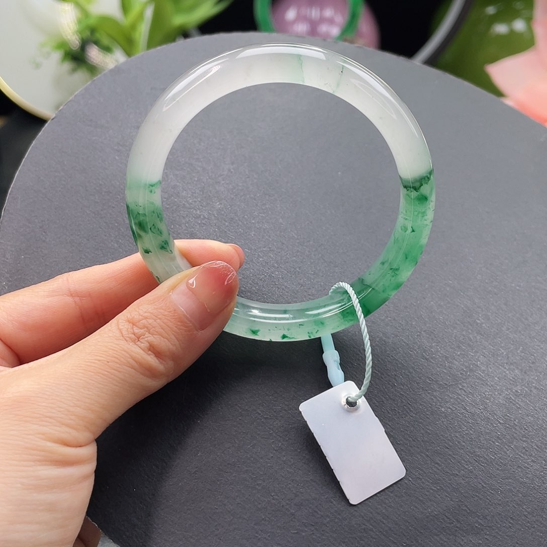 石英质玉手镯未镶嵌55佳