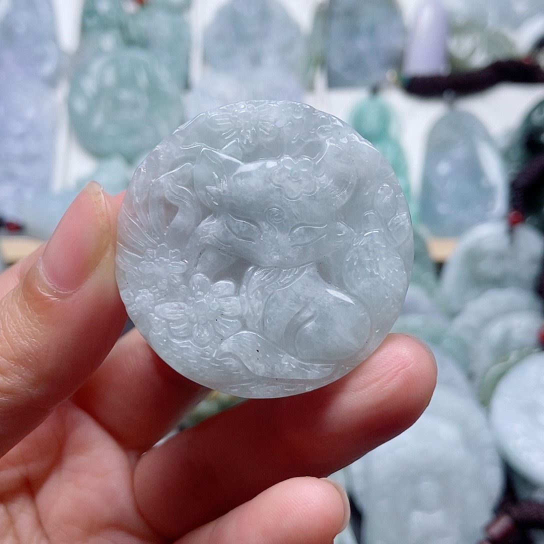 翡翠颈饰未镶嵌翡翠