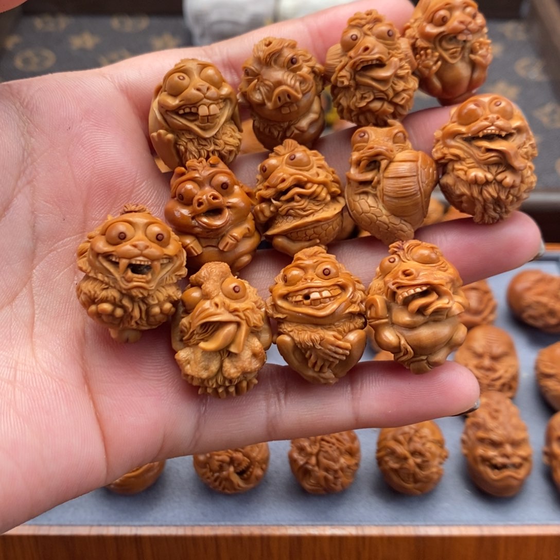 手串/手链橄榄核疯癫十二生肖
