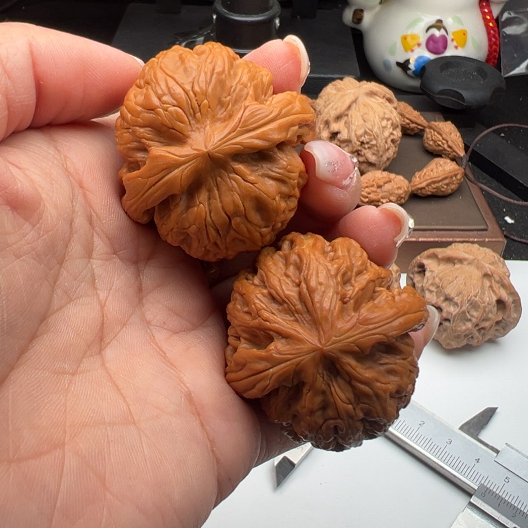 文玩核桃把件红锦鲤42