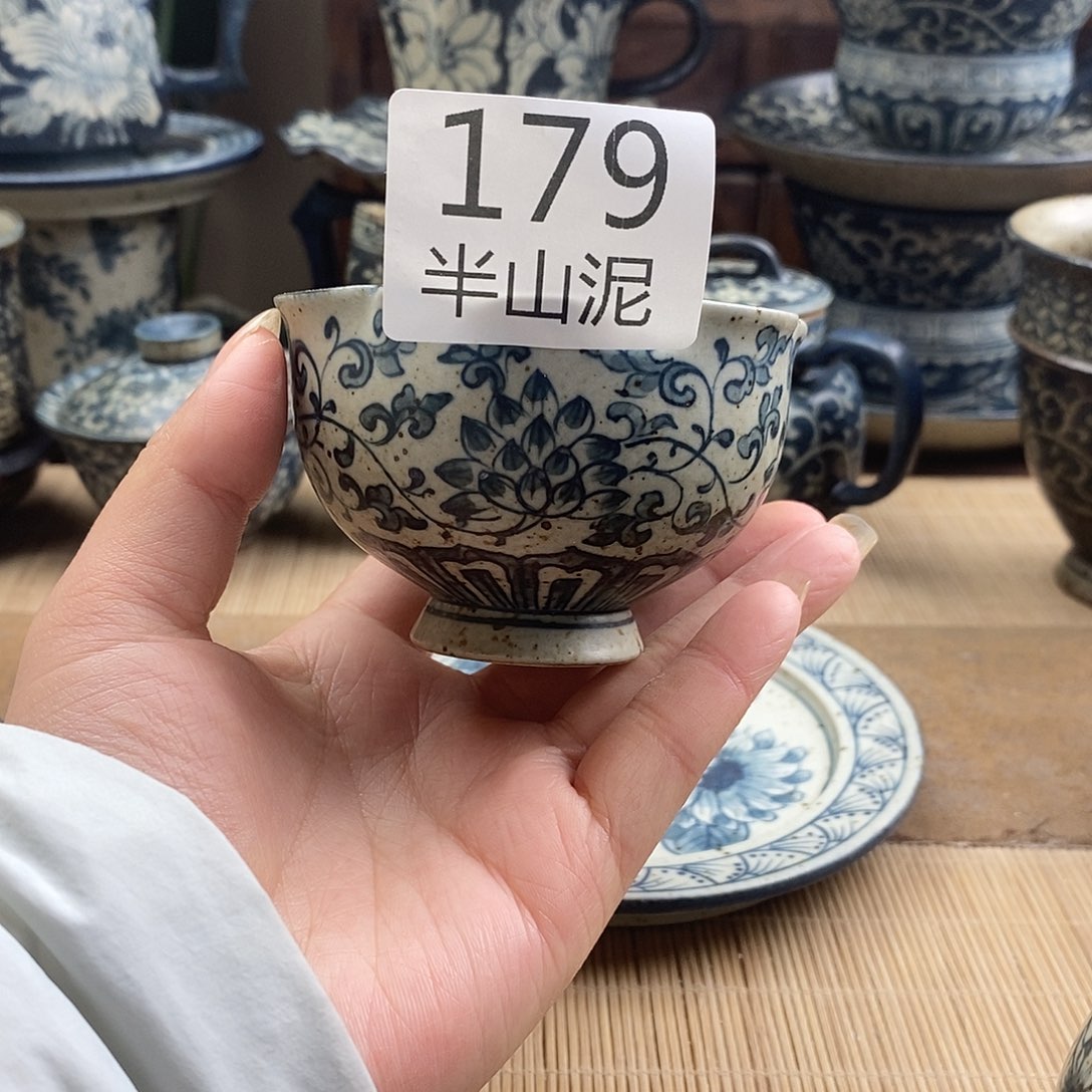 ?****过手工手绘青花陶瓷