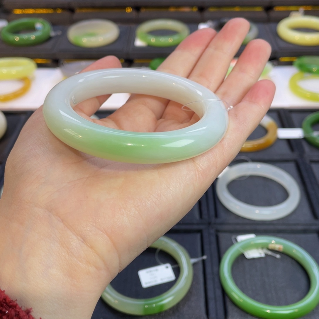 和田玉手镯未镶嵌翠青手镯57