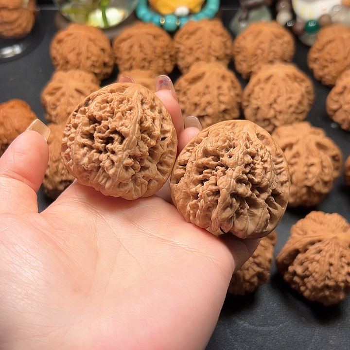 文玩核桃吊坠大粗筋45